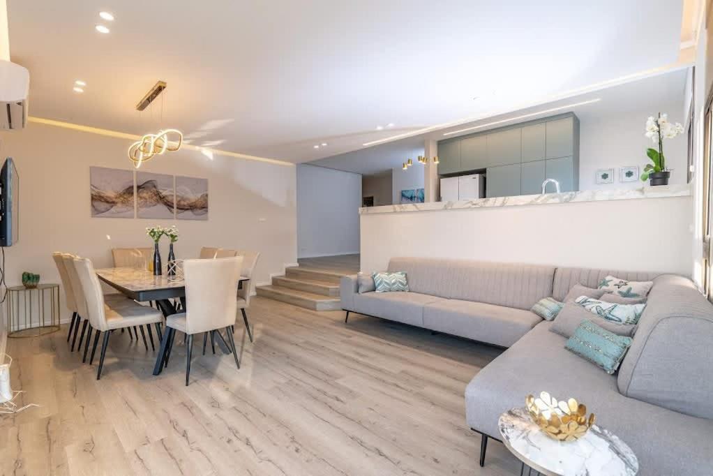 L.T.D Luxury Apartments 4 Bedroom Panoramic View Tiberias Buitenkant foto